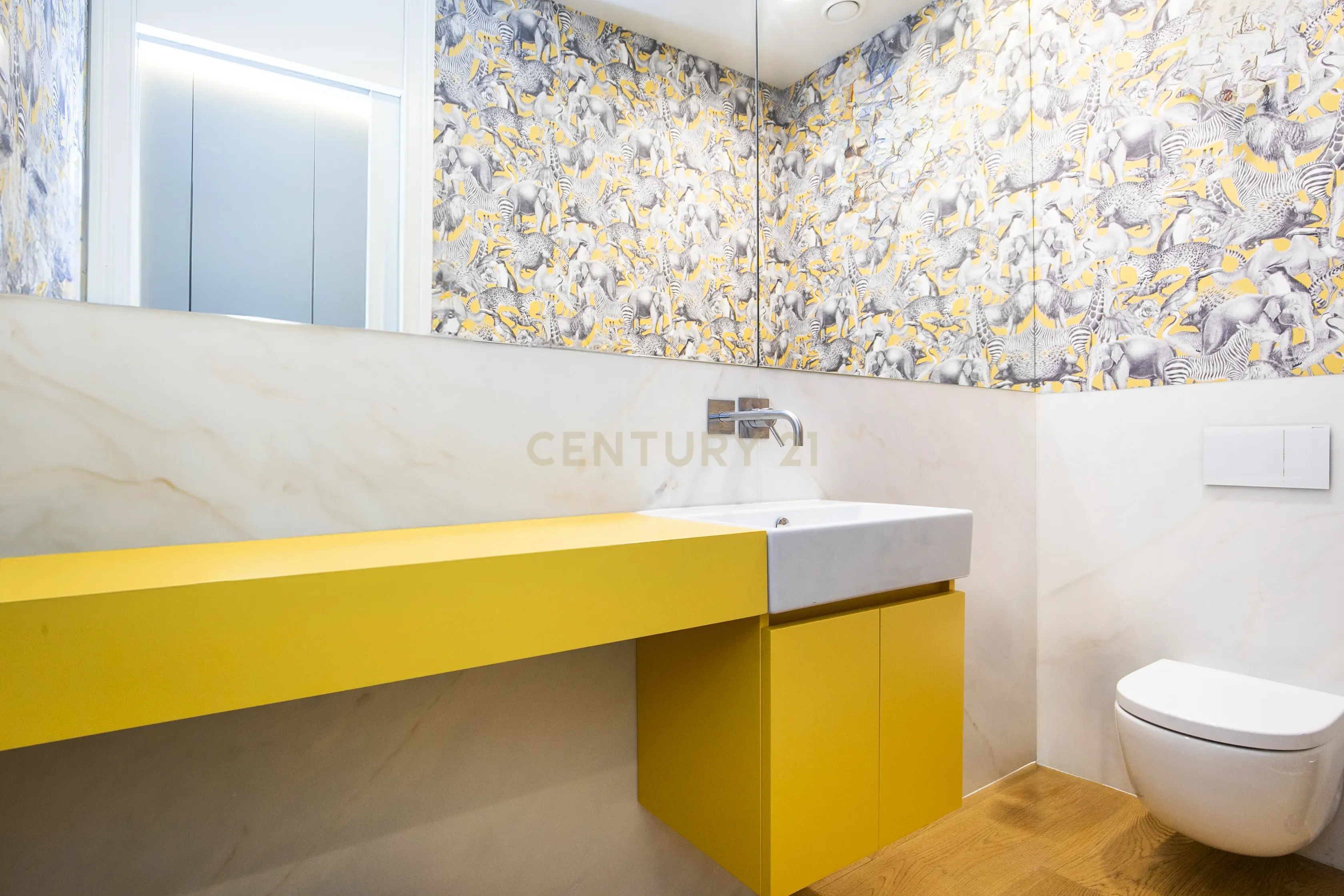 Apartamento T2 com terraço na Rua de Andaluz - Image 10