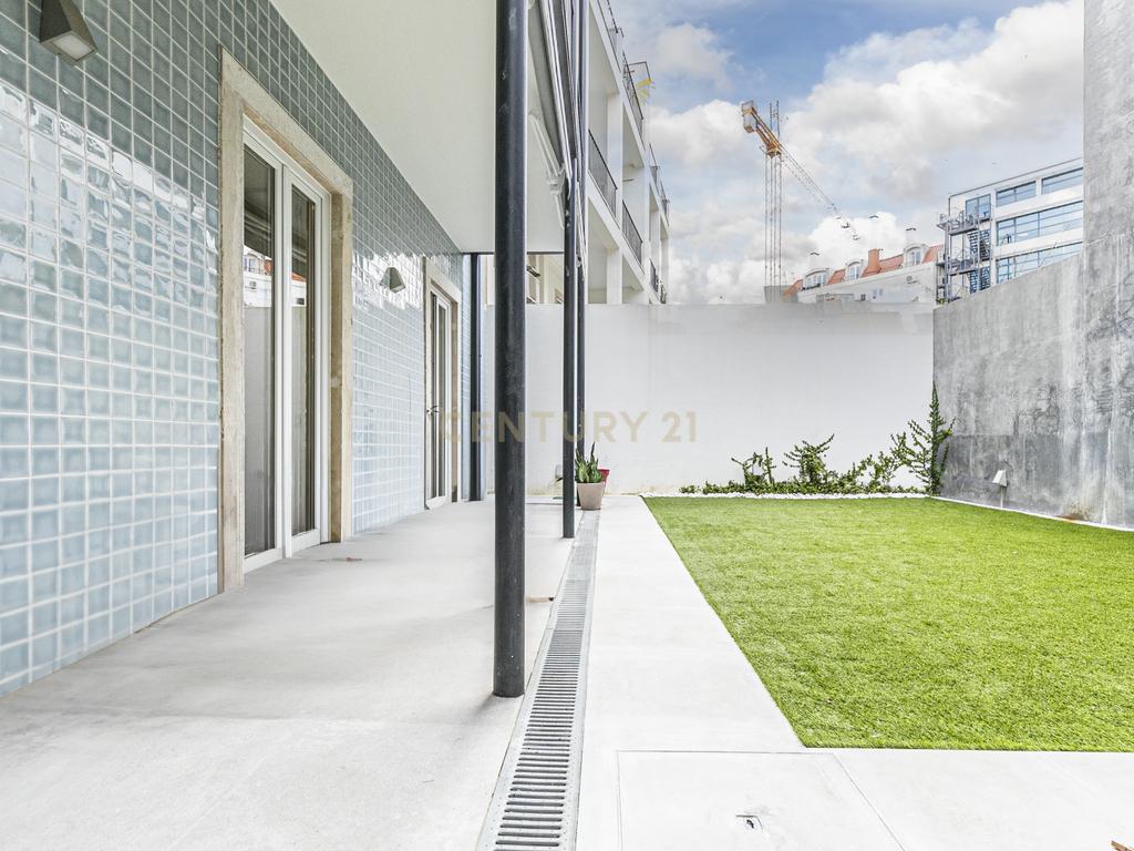 Apartamento T2 com terraço na Rua de Andaluz - Image 15