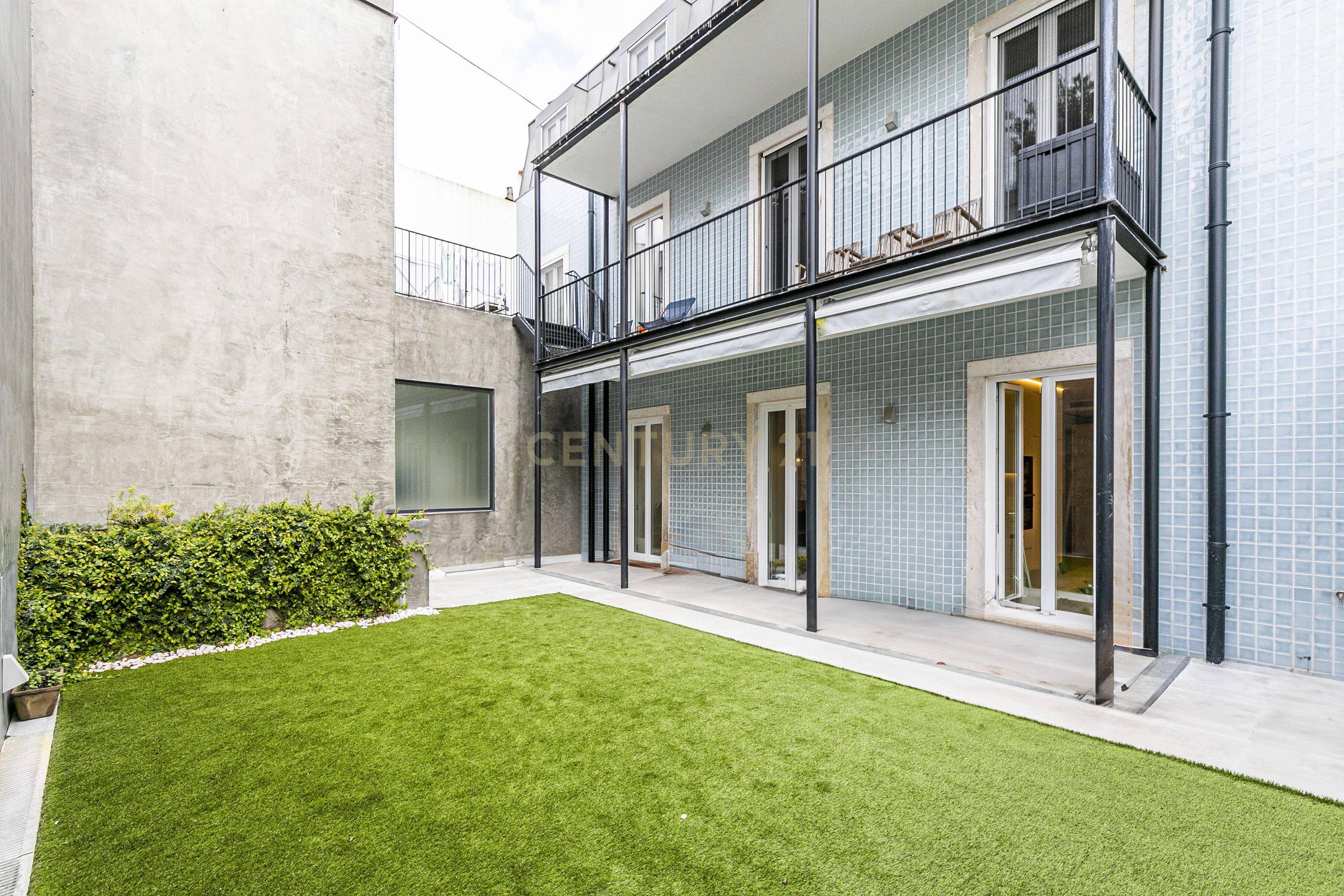 Apartamento T2 com terraço na Rua de Andaluz - Image 17