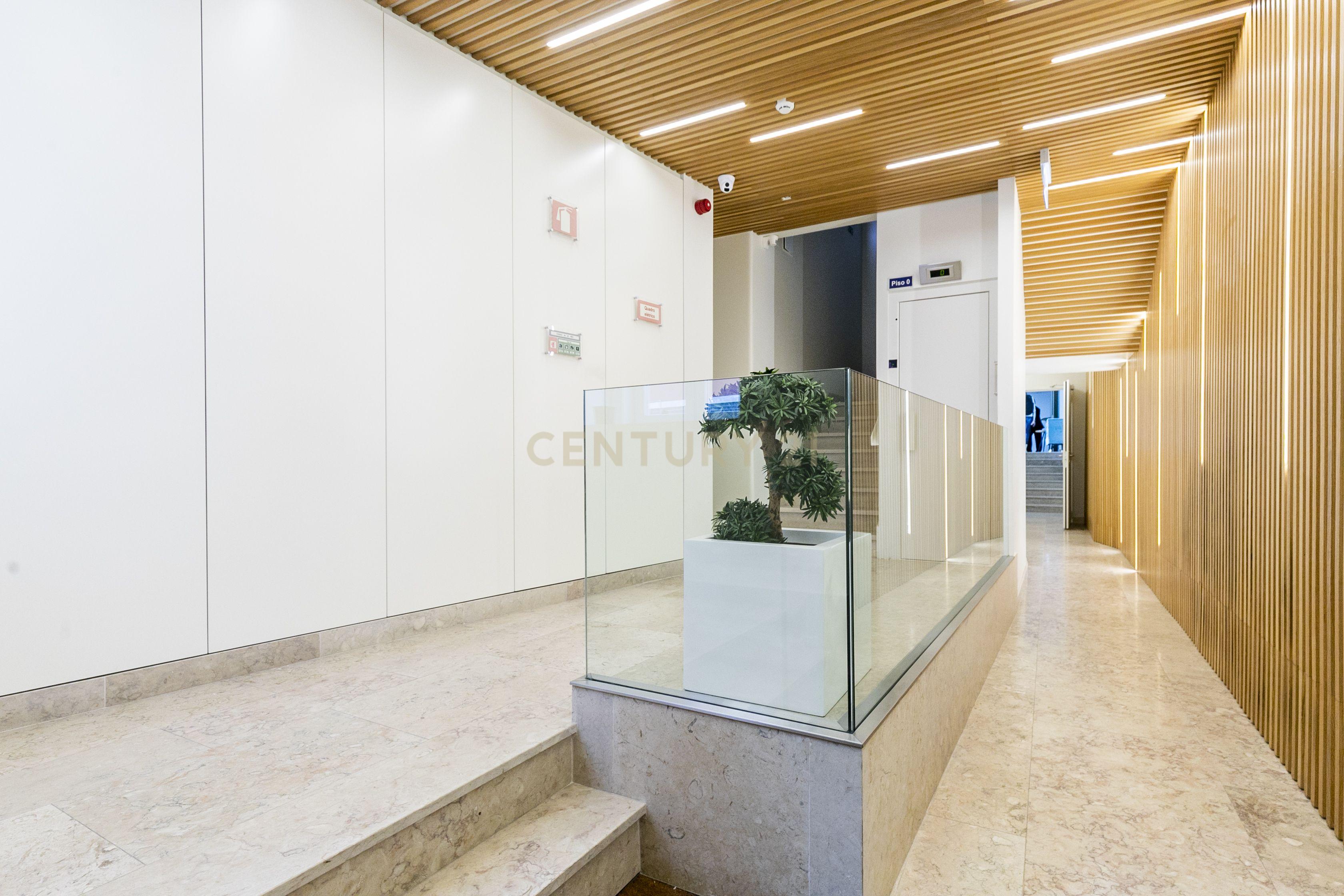 Apartamento T2 com terraço na Rua de Andaluz - Image 21