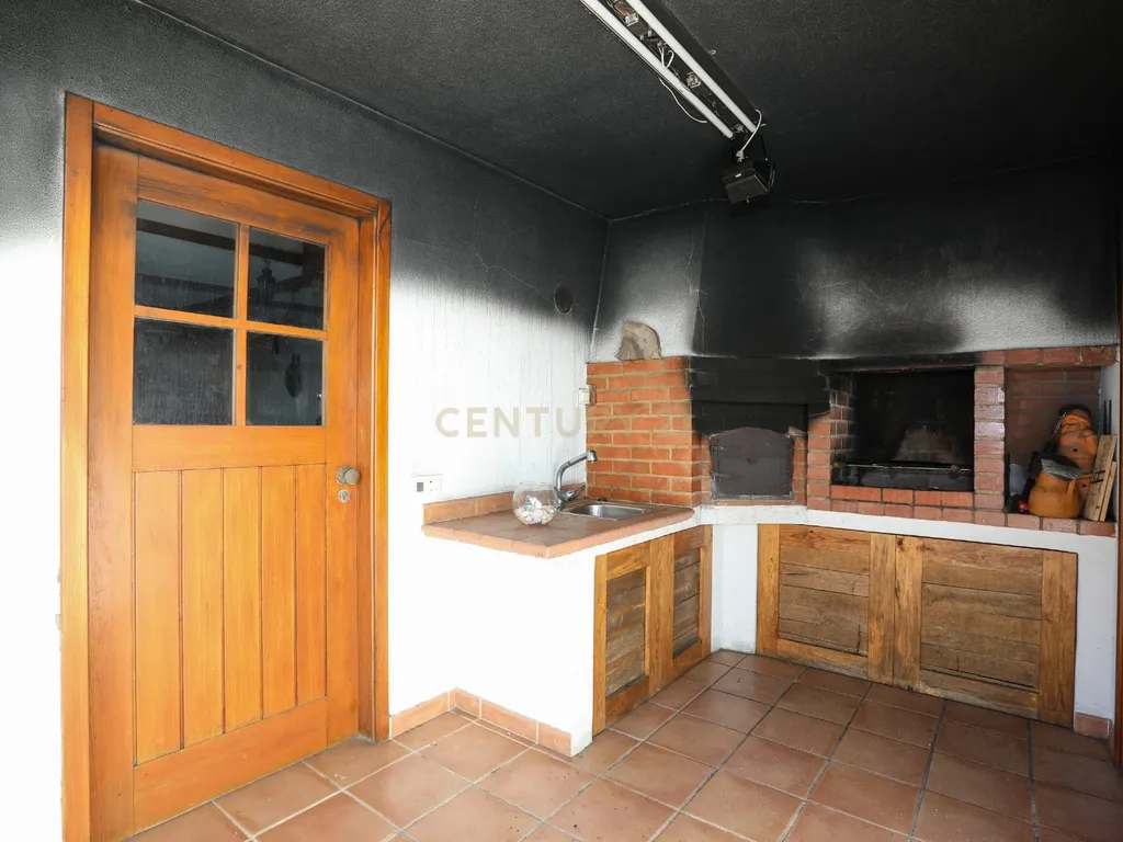 Moradia em Caneças, com piscina, sótao e um anexo com churrasqueira e quarto independente - Image 40