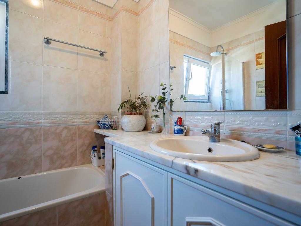 Moradia T3 Loures - Image 25
