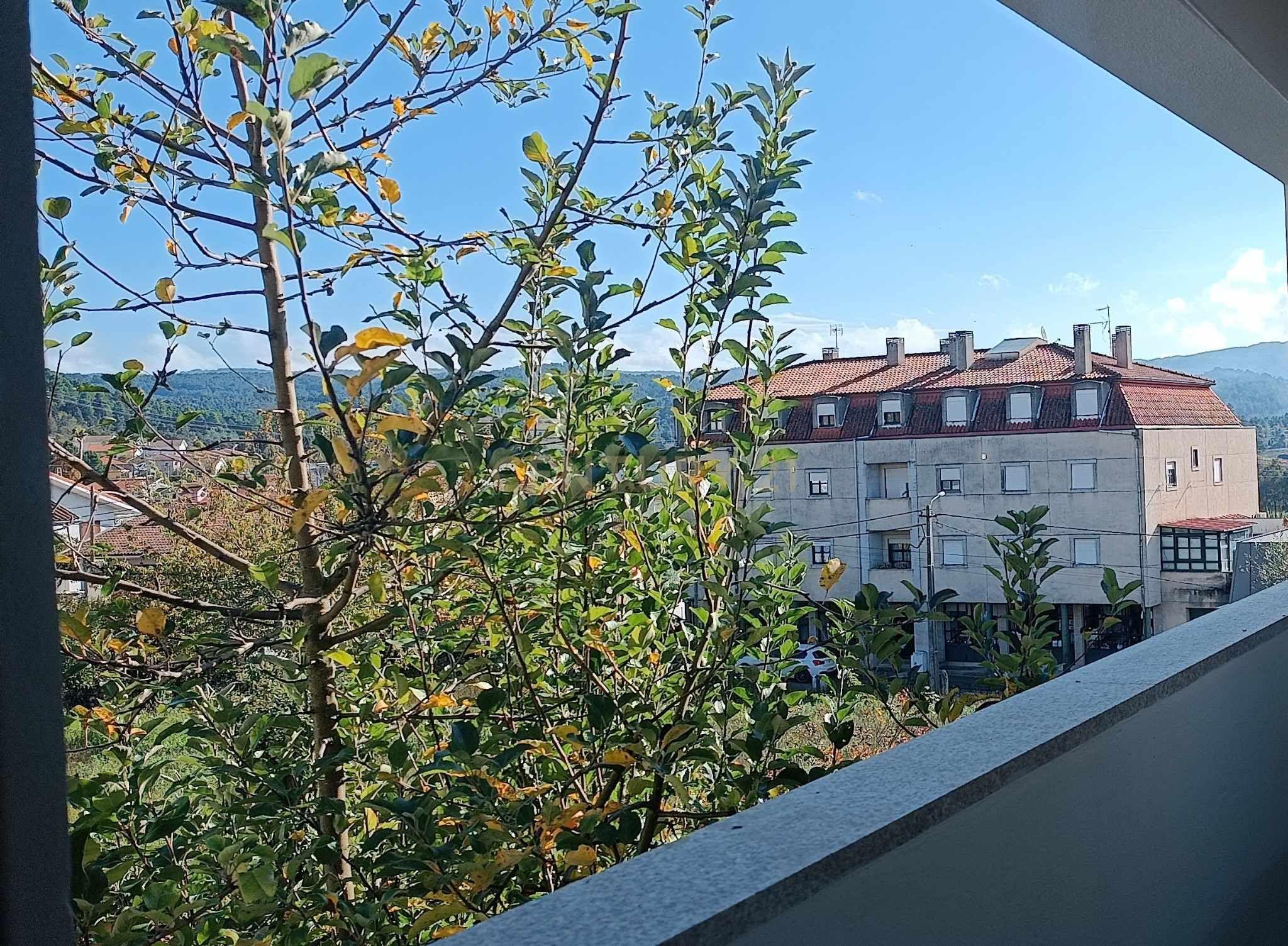 Casa geminada de dois pisos com reabilitação parcial em Vidago / Chaves - Image 6