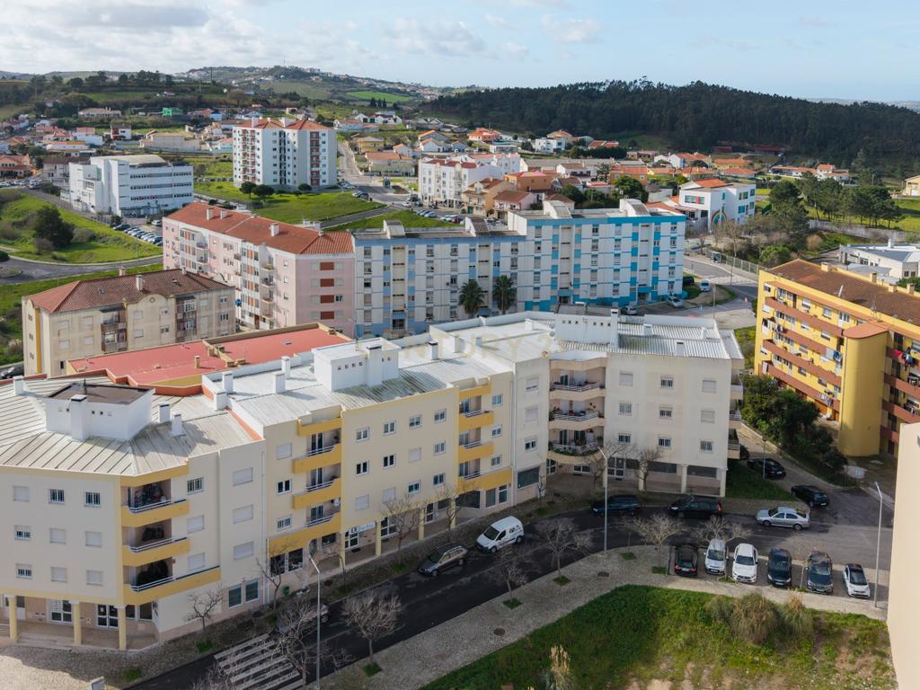 Apartamento T3 com varanda e parqueamento  I  Torres Vedras - Image 7