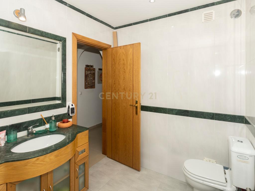 Apartamento T3 com varanda e parqueamento  I  Torres Vedras - Image 17