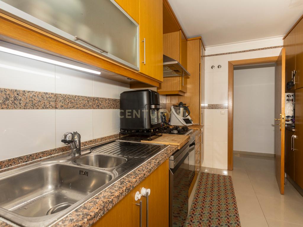 Apartamento T3 com varanda e parqueamento  I  Torres Vedras - Image 34