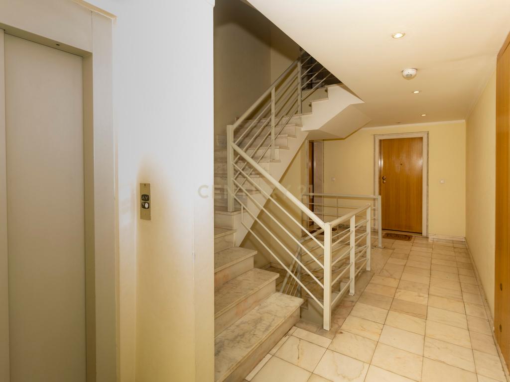 Apartamento T3 com varanda e parqueamento  I  Torres Vedras - Image 35
