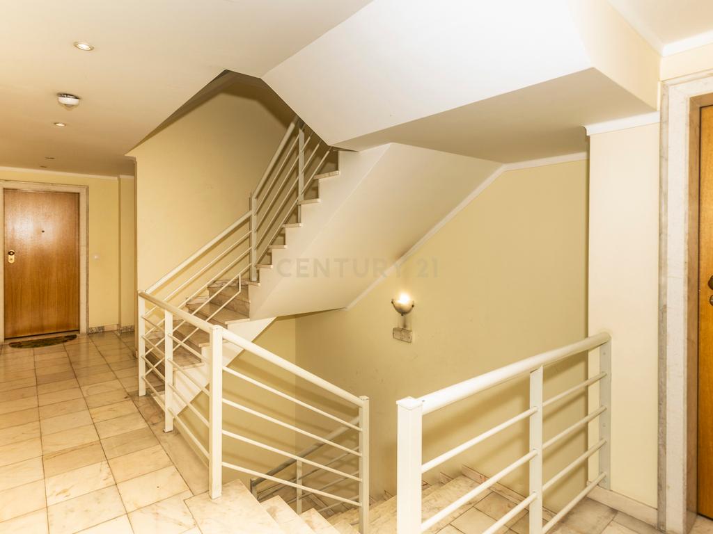 Apartamento T3 com varanda e parqueamento  I  Torres Vedras - Image 36
