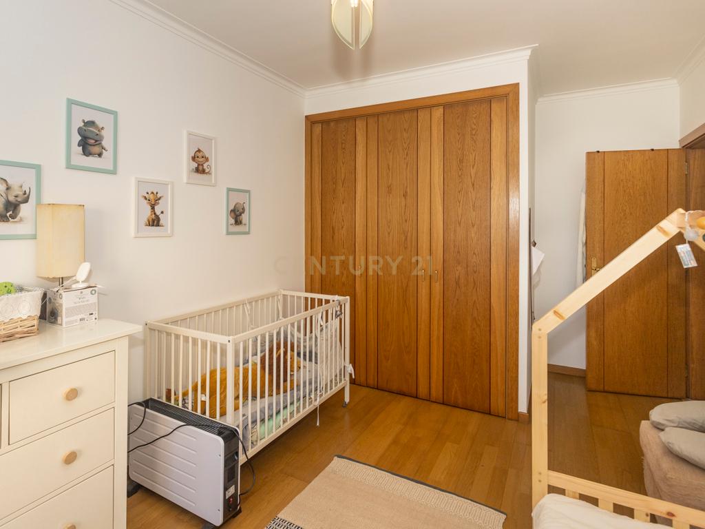 Apartamento T3 com varanda e parqueamento  I  Torres Vedras - Image 14