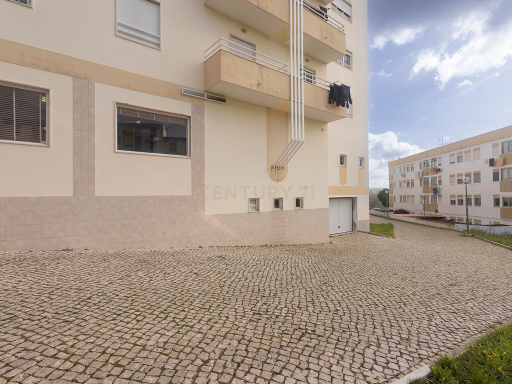 Apartamento T3 com varanda e parqueamento  I  Torres Vedras - Image 41