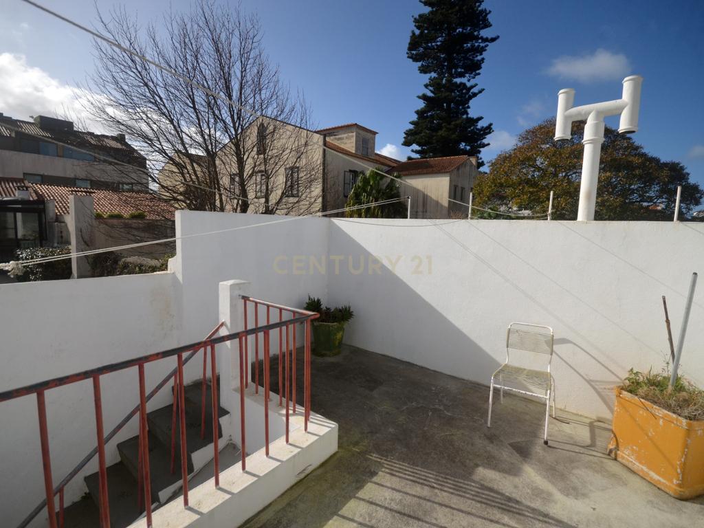 Casa na Rua Coronel Chaves em Ponta Delgada - Image 24