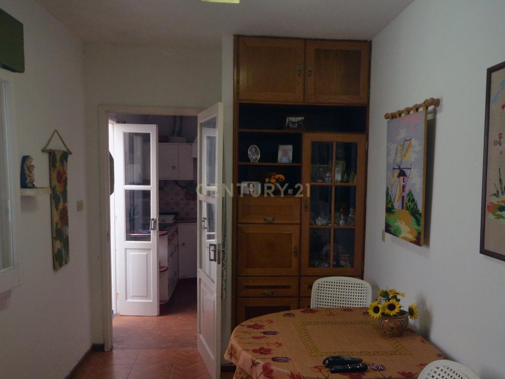 Casa na Rua Coronel Chaves em Ponta Delgada - Image 4