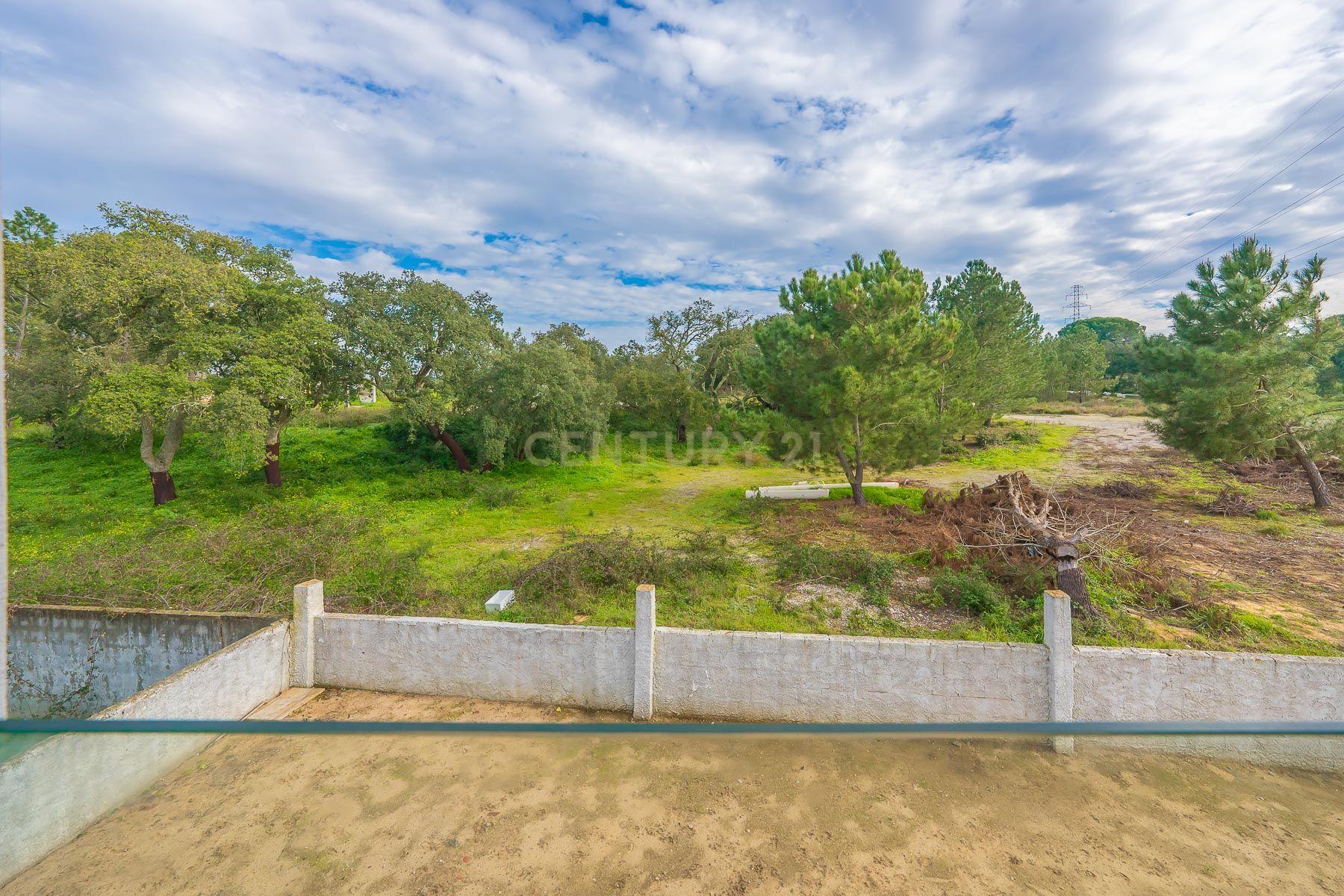 Coina - Extraordinária moradia isolada térrea de 4 assoalhadas com acabamentos de alta qualidade inserida num lote de 2000 M2. - Image 31