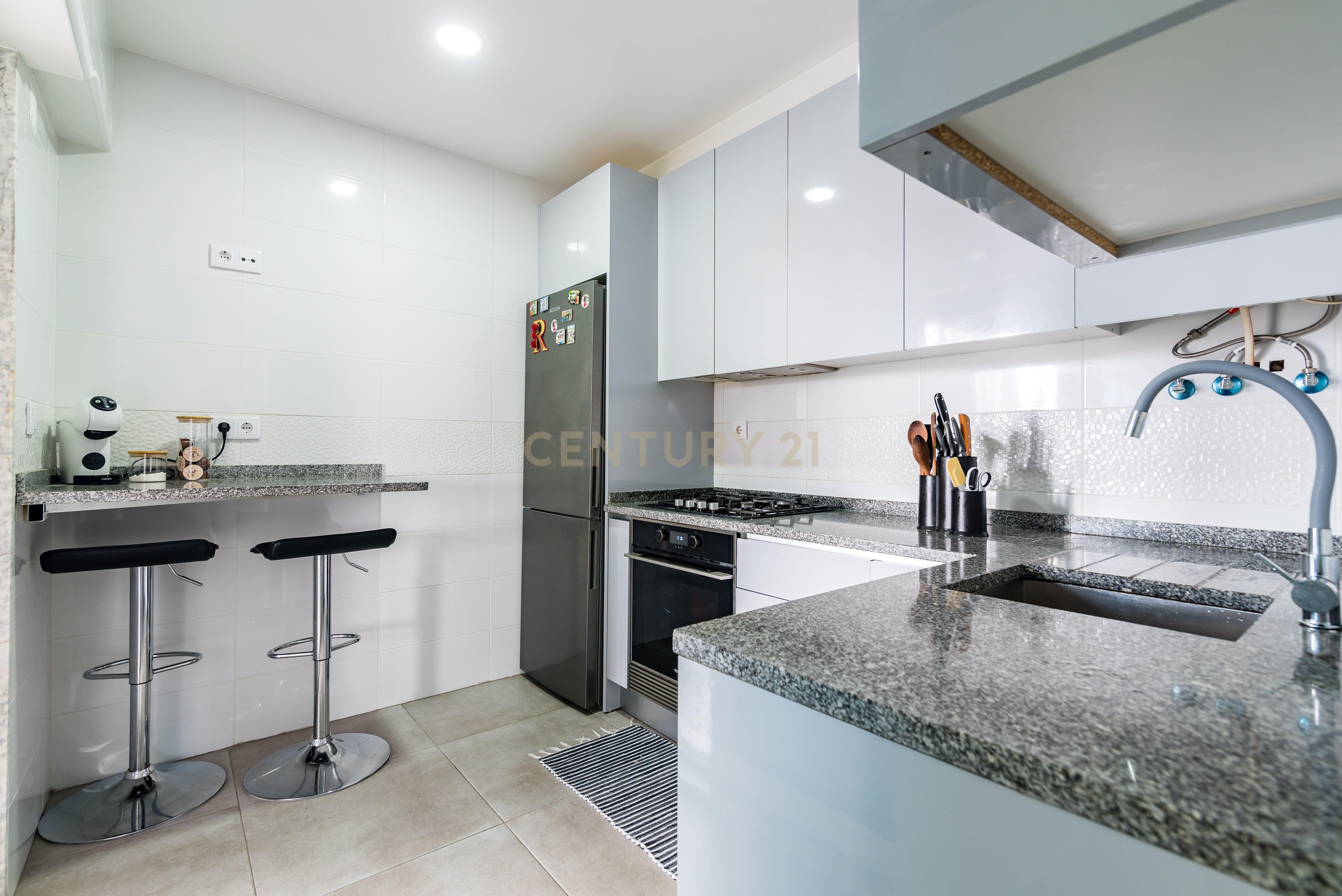 Duplex Renovado com Terraços em Mem-Martins - Image 33