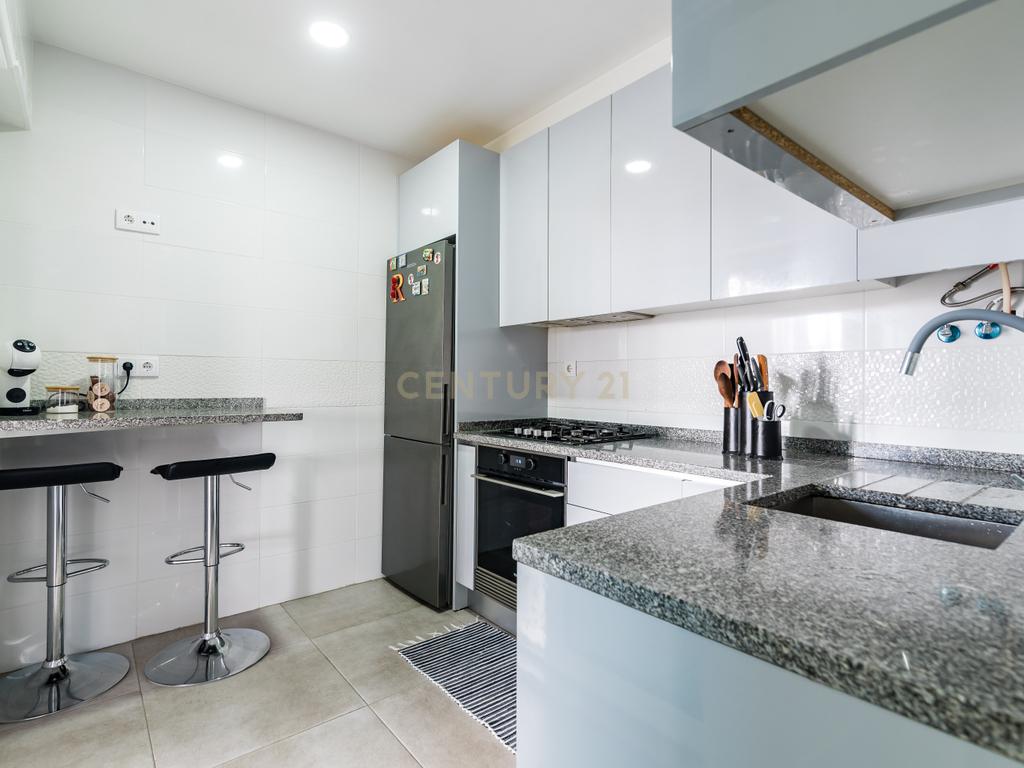 Duplex Renovado com Terraços em Mem-Martins - Image 33