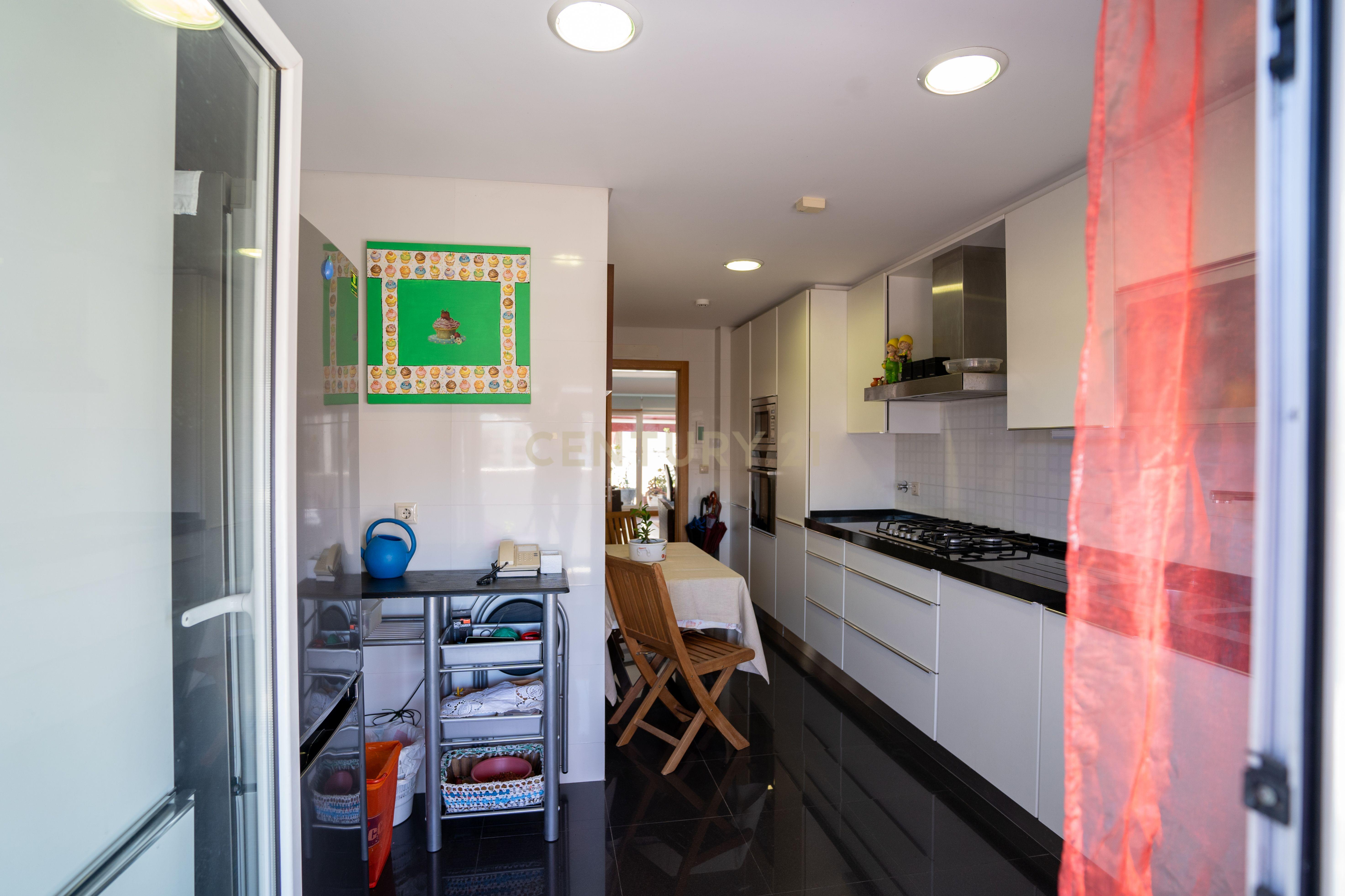 Apartamento com Terraço T2 de Charme em Benfica - Excelência e Conforto - Image 42