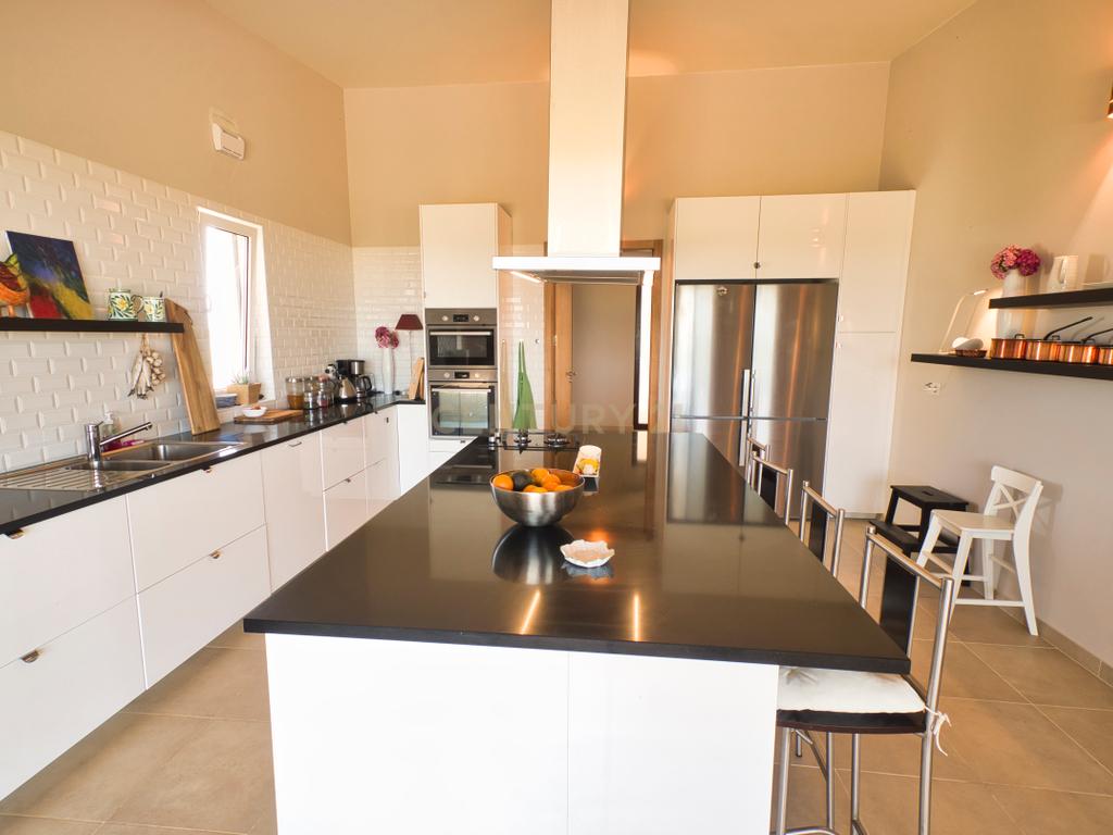 Herdade de 271 Hectares no Barlavento Algarvio, com moradia + 4 estudios, piscina, 9 barragens, 3 estufas. - Image 11