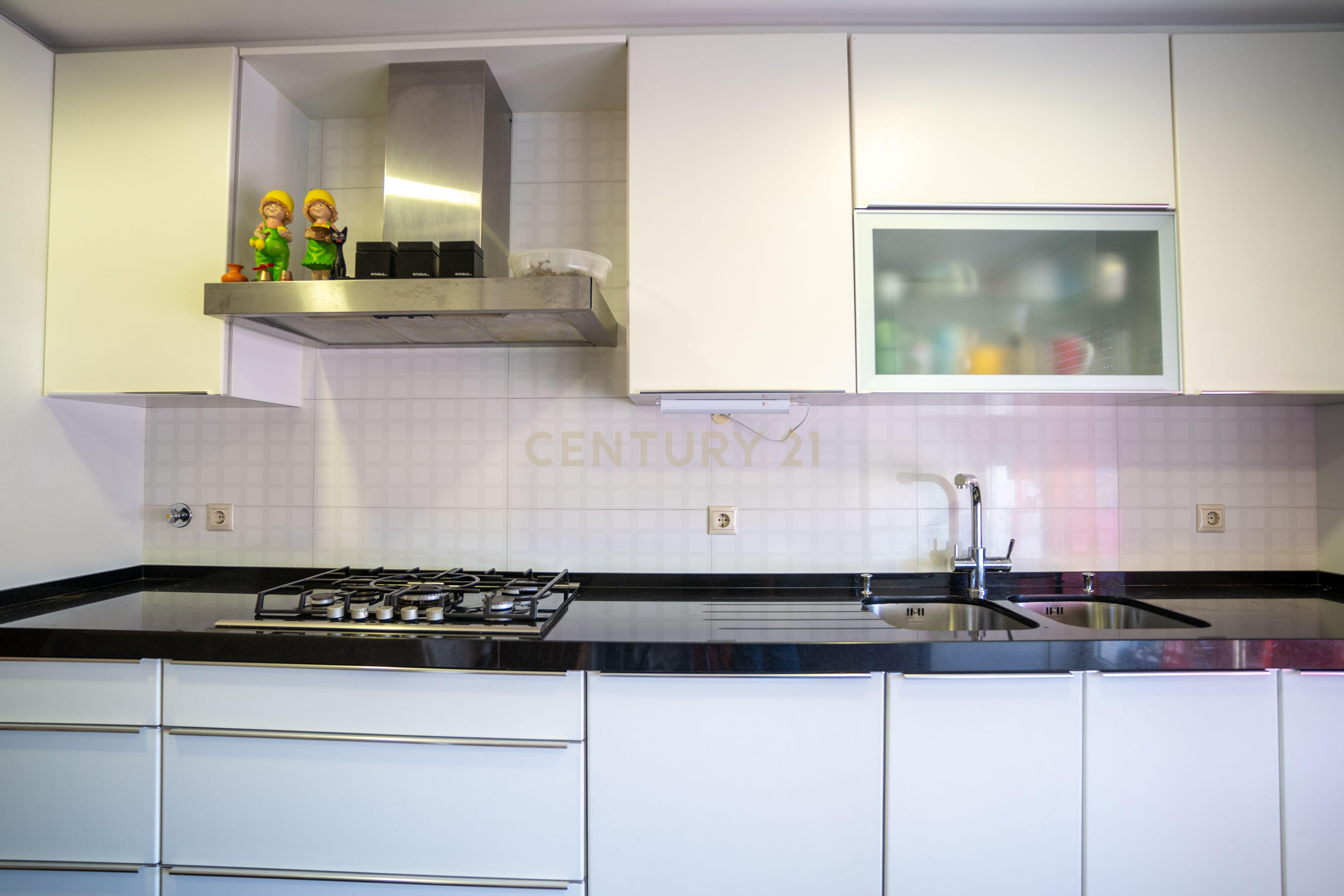 Apartamento com Terraço T2 de Charme em Benfica - Excelência e Conforto - Image 38