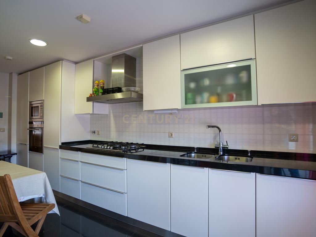 Apartamento com Terraço T2  de Charme em Benfica - Excelência e Conforto - Image 37