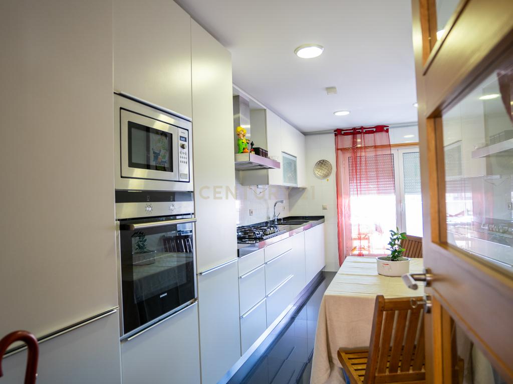 Apartamento com Terraço T2  de Charme em Benfica - Excelência e Conforto - Image 36