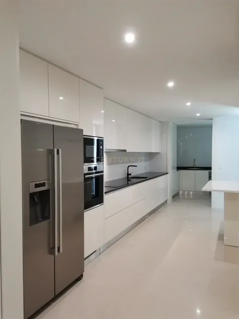 MORADIA DE LUXO V4 EM CONSTRUÇÃO - PRAIA DE MADALENA - Image 31