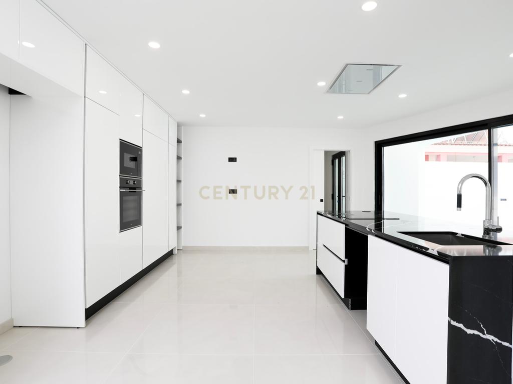 Moradia Luxo 4 Quartos na Verdizela - Image 17