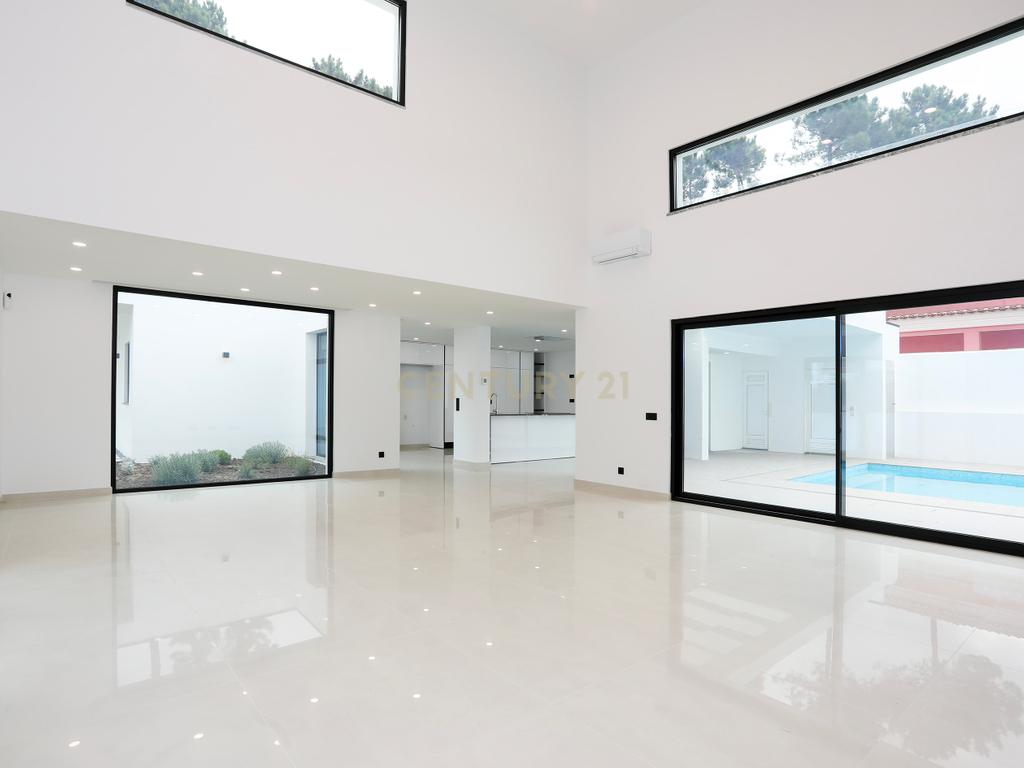 Moradia Luxo 4 Quartos na Verdizela - Image 21