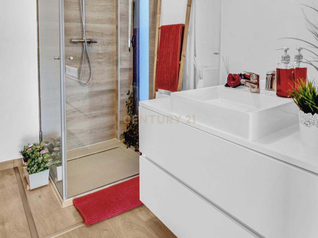 Moradia T3+2 | Sesimbra com Piscina, Jacuzzi, duas Pérgulas Bioclimáticas e muito mais. - Image 60