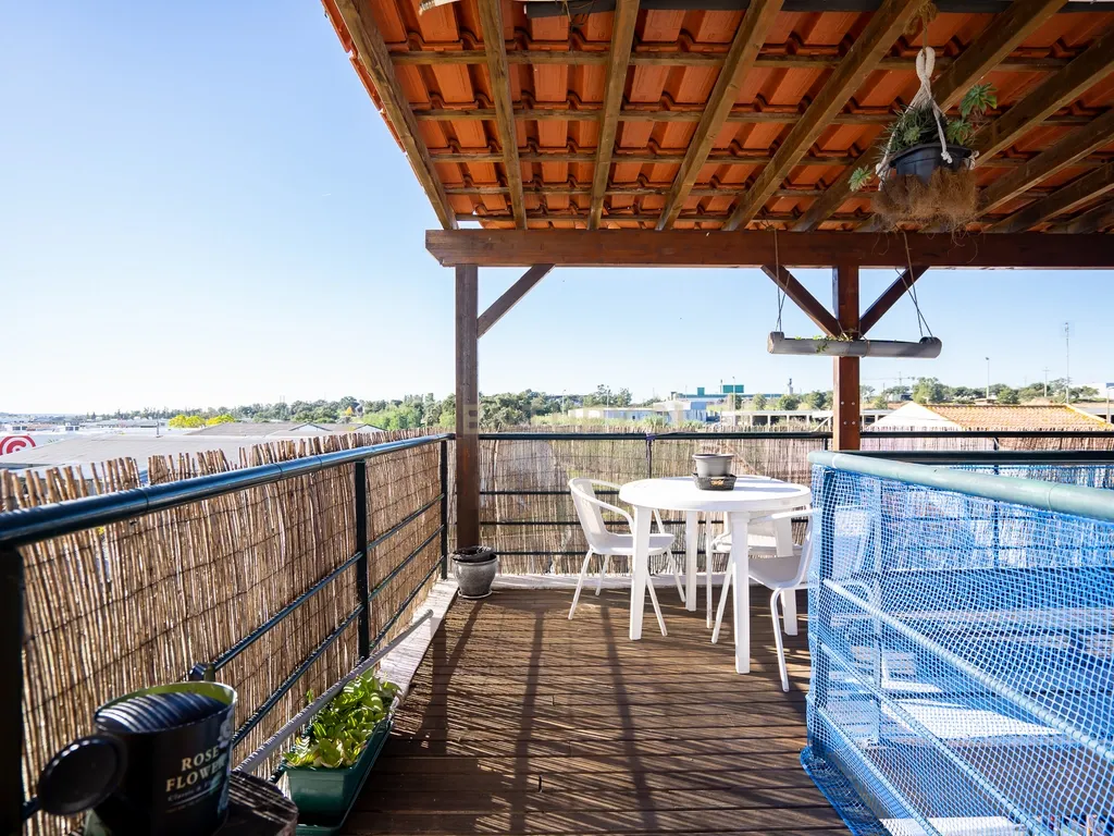 MORADIA de 3 ANDARES, ARMAZÉM-LOJA-HABITAÇÃO - Image 10