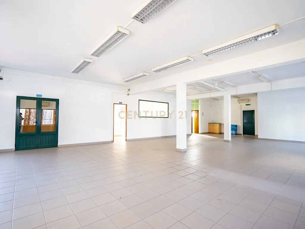 MORADIA de 3 ANDARES, ARMAZÉM-LOJA-HABITAÇÃO - Image 38