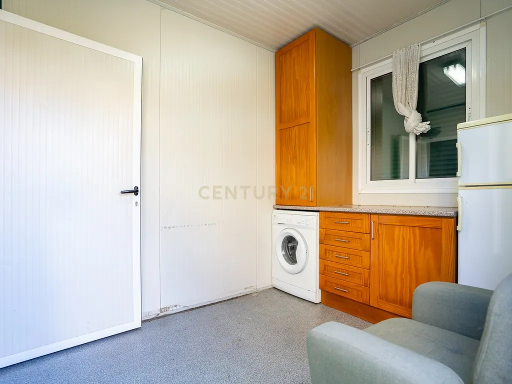 MORADIA de 3 ANDARES, ARMAZÉM-LOJA-HABITAÇÃO - Image 24