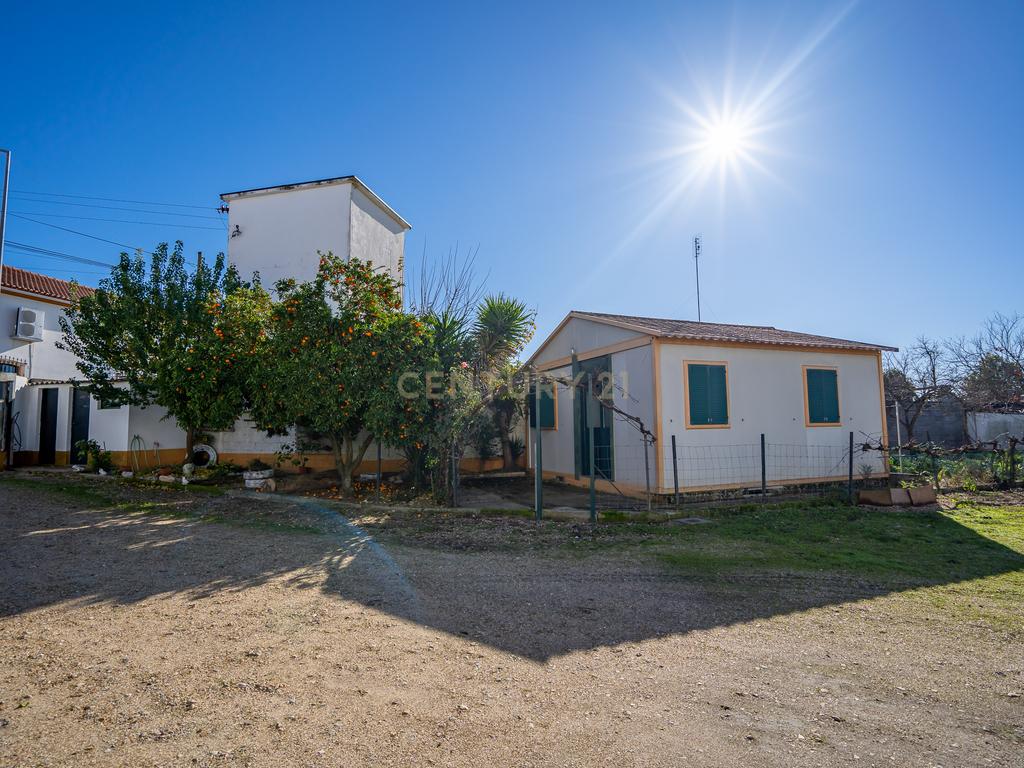 MORADIA de 3 ANDARES, ARMAZÉM-LOJA-HABITAÇÃO - Image 22