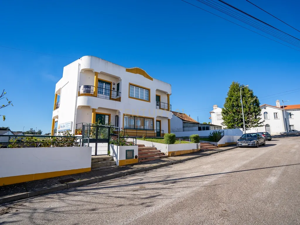 MORADIA de 3 ANDARES, ARMAZÉM-LOJA-HABITAÇÃO - Image 4