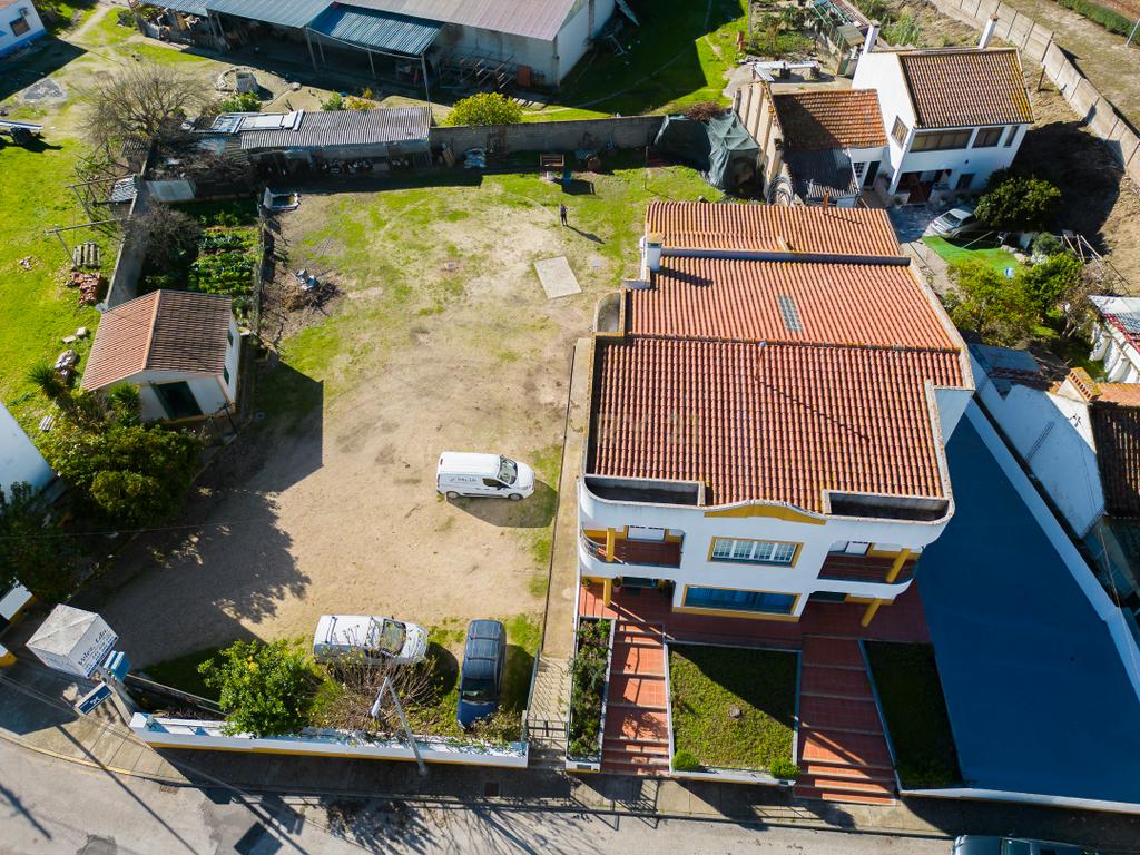 MORADIA de 3 ANDARES, ARMAZÉM-LOJA-HABITAÇÃO - Image 30