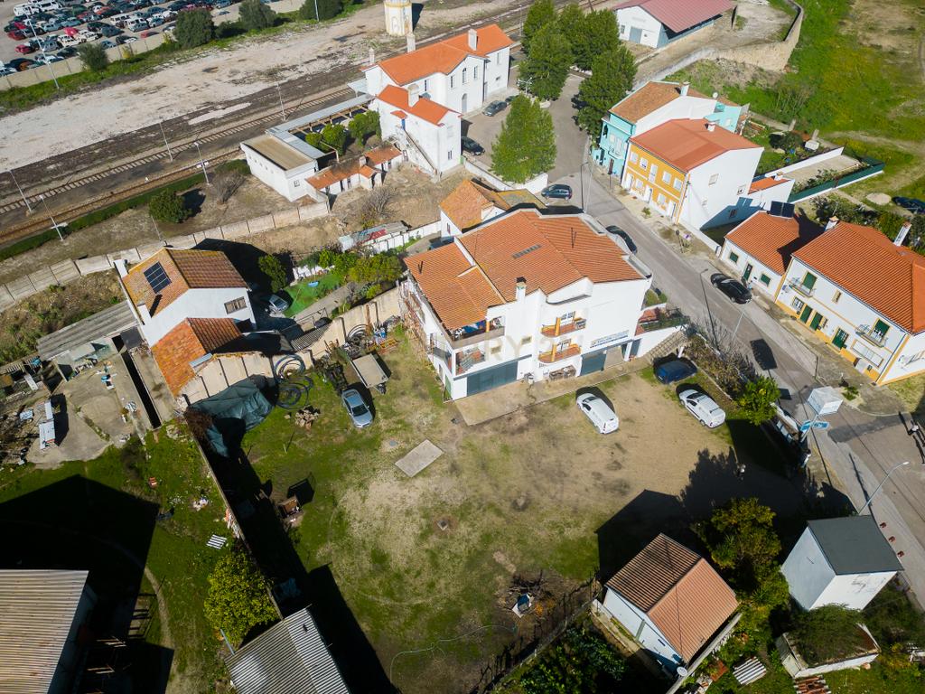 MORADIA de 3 ANDARES, ARMAZÉM-LOJA-HABITAÇÃO - Image 31