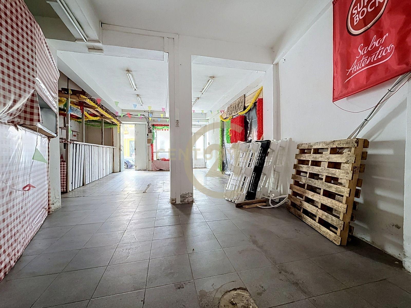 Fotografia 10 de Moradia com Espaço Comercial no Coração de Angra do Heroísmo – Uma Oportunidade Única de Investimento