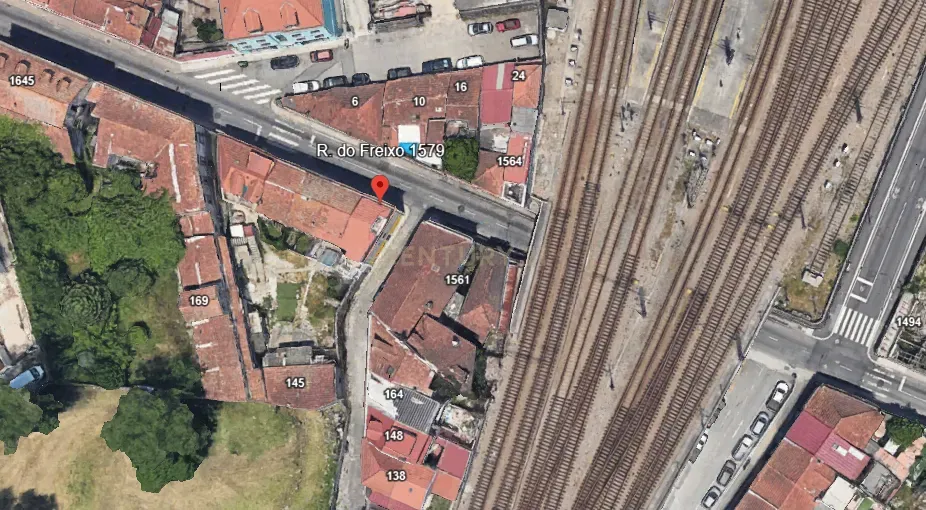T1 Renovado no Coração do Porto  - Image 9