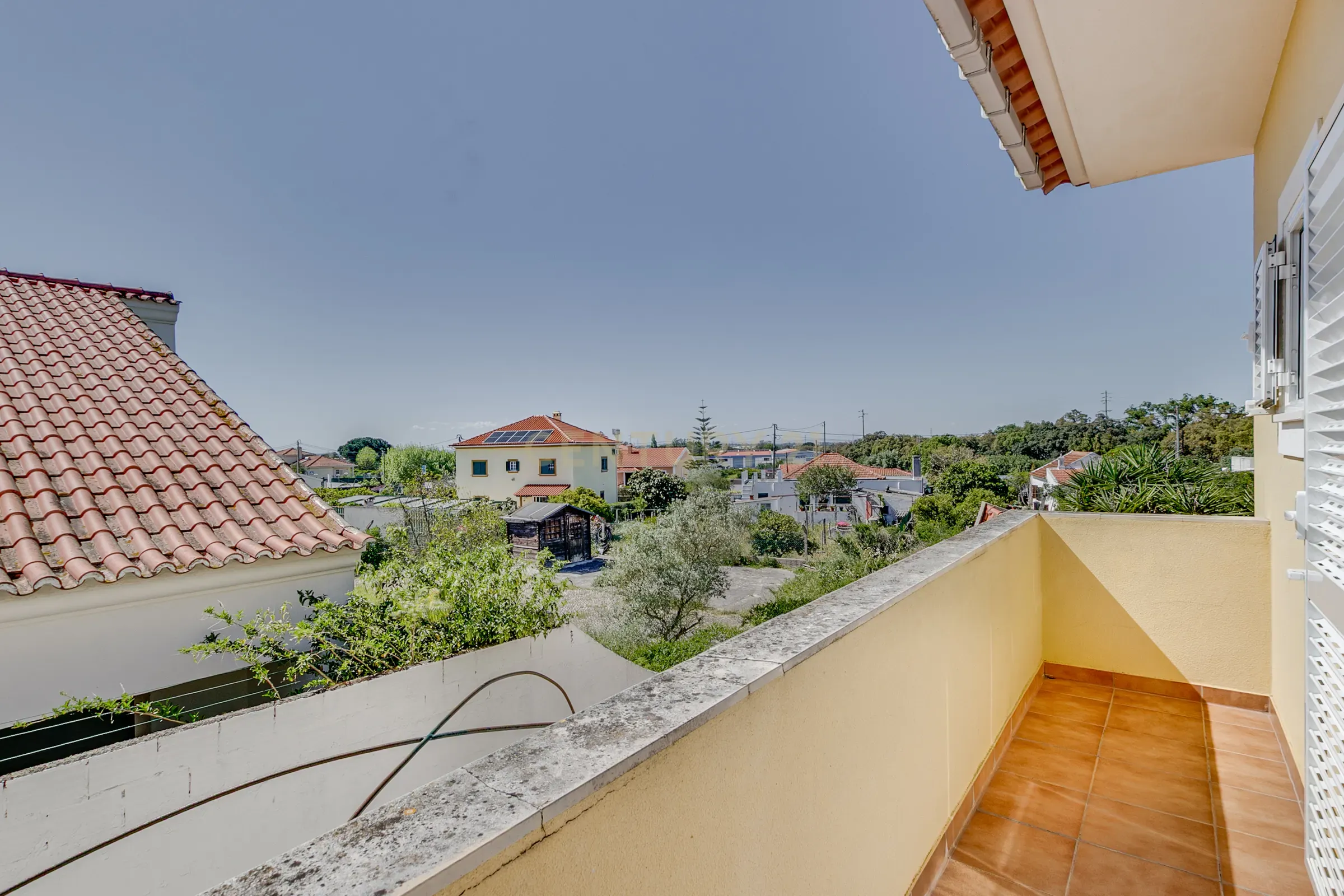 Moradia Rural T4 com Piscina e Jardim — Entre Setúbal e Lisboa - Image 32