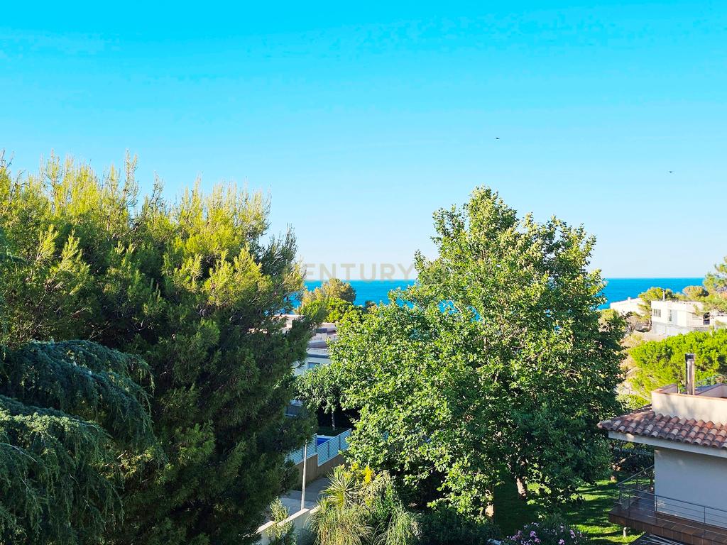 Viva o estilo de vida mediterrânico nesta casa com jardim e vista para o mar em Llançà - Image 34