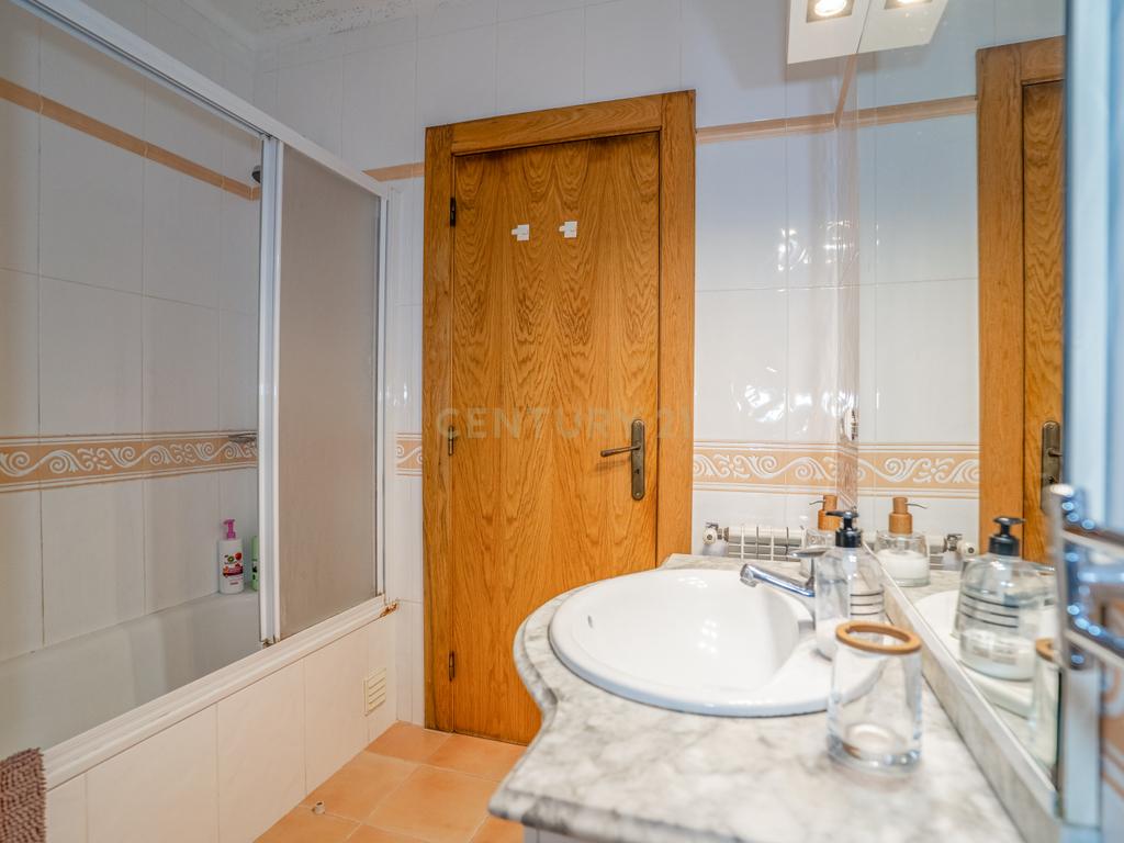 Apartamento T3+1 Duplex| 2 minutos do Centro de Caldas da Rainha - Image 27