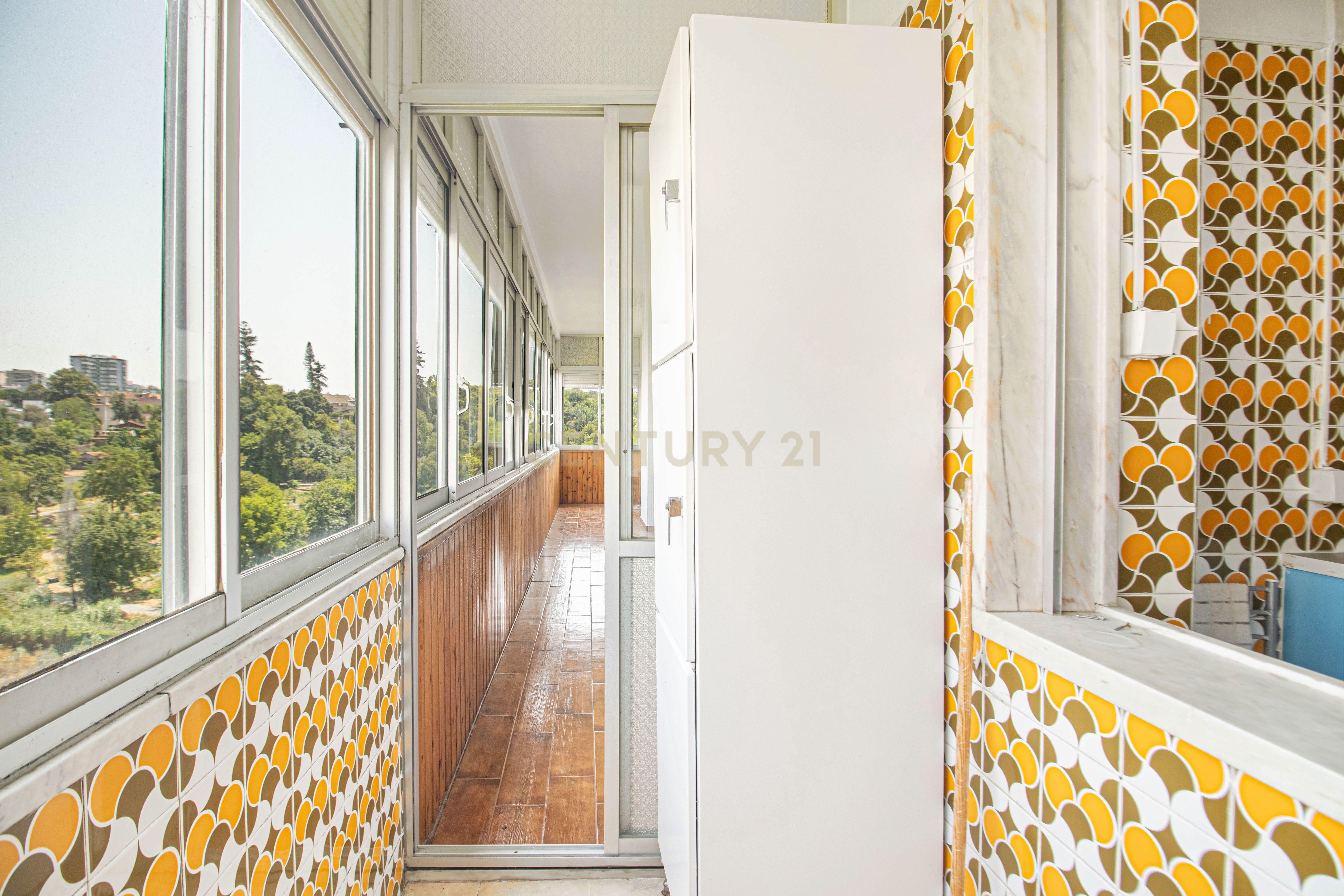 Fotografia 7 de Apartamento T2 Lumiar c/ Arrecadação