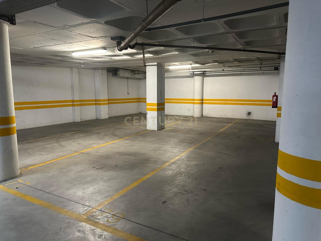 ESTACIONAMENTOS DUPLOS NO PARQUE RESIDENCIAL DO ALMIRANTE EM LOURES - Image 1