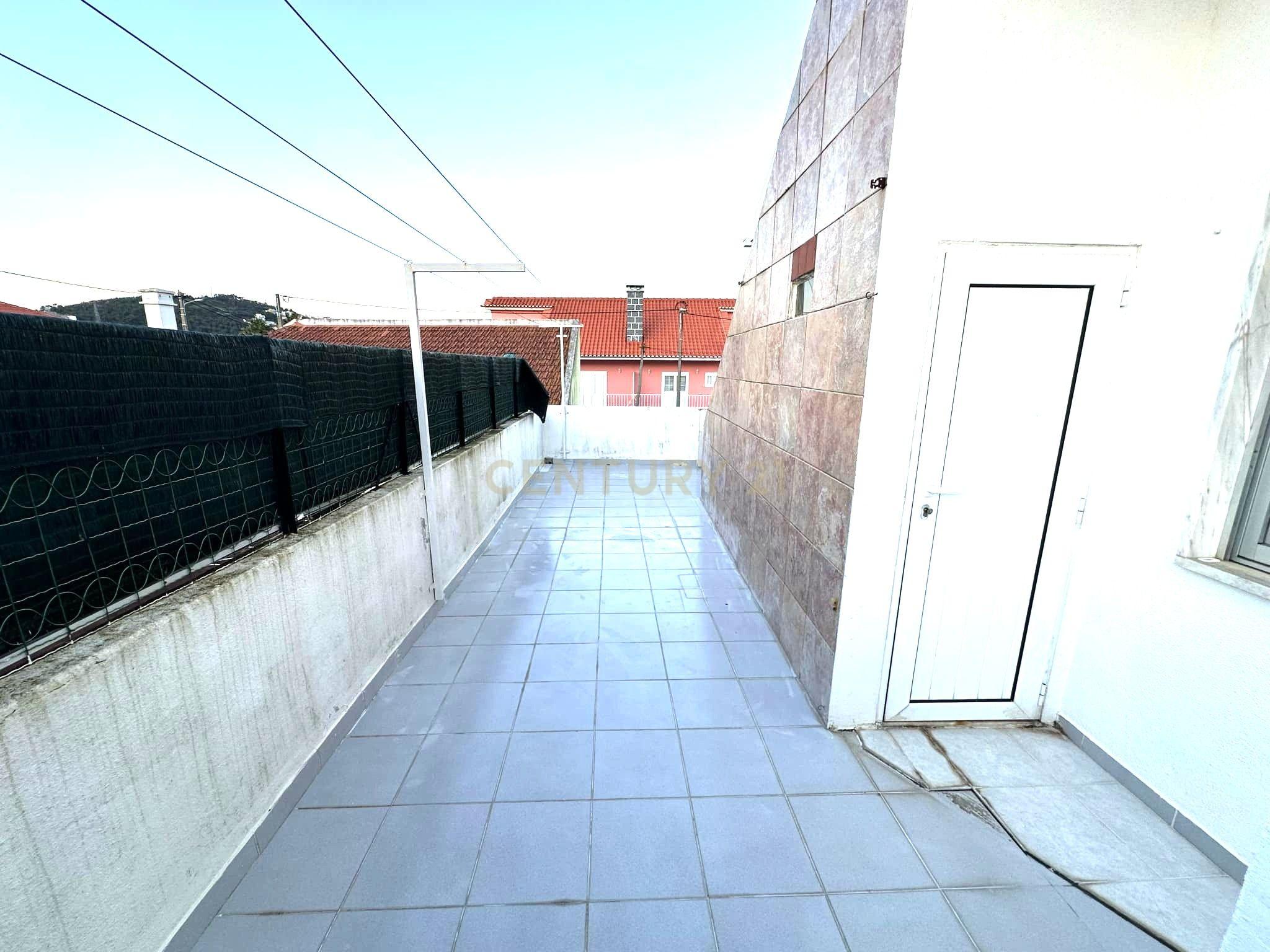 Apartamento T3 - em andar de moradia - Famões ODV - Image 26