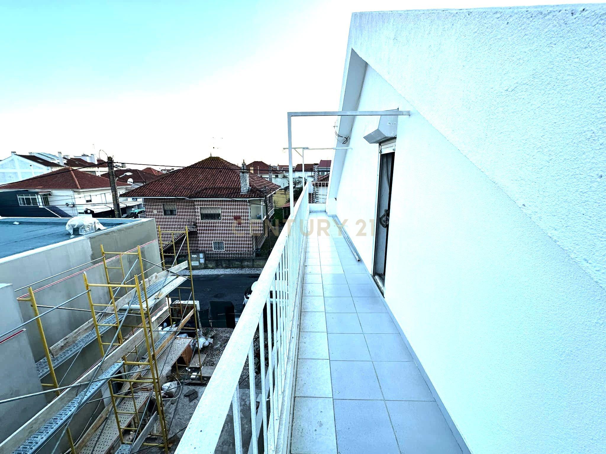 Apartamento T3 - em andar de moradia - Famões ODV - Image 27