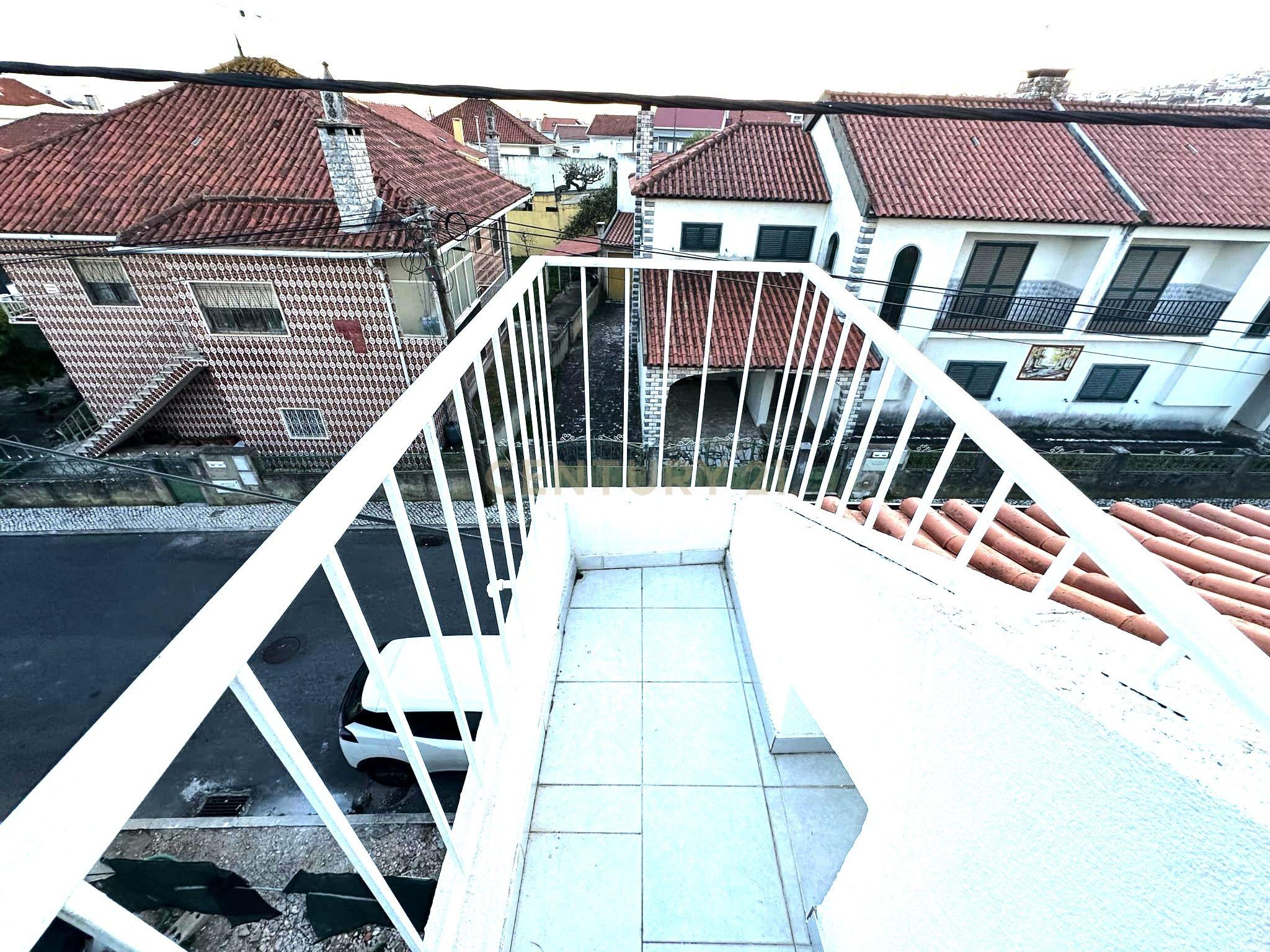 Apartamento T3 - em andar de moradia - Famões ODV - Image 30