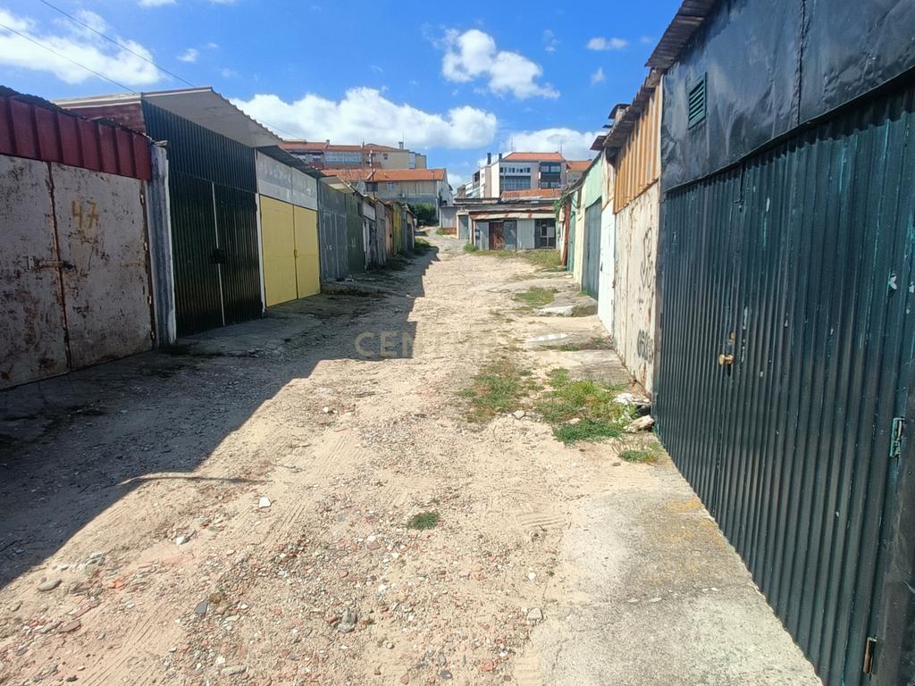 Terreno com 4640 m2 No Seixal - Image 13
