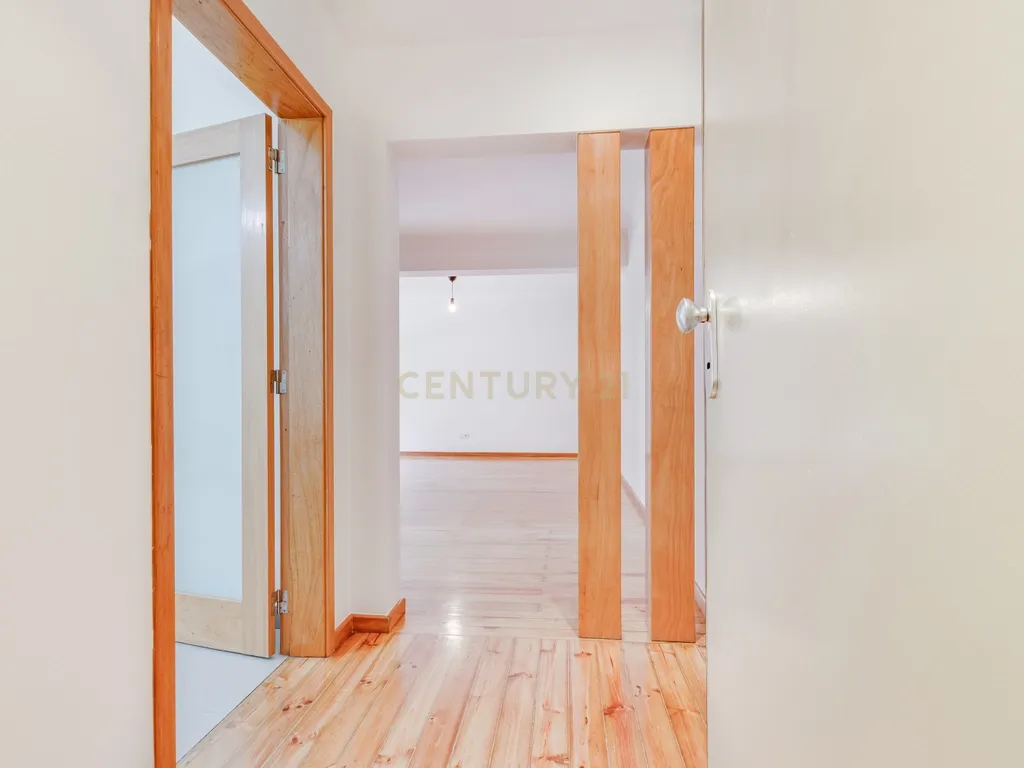 Apartamento T3 | 125 m² | Praça Pasteur – Lisboa - Image 17