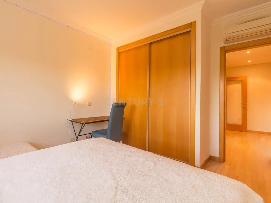 Apartamento Moderno em Carcavelos com Vista e Proximidade à Praia - Image 10