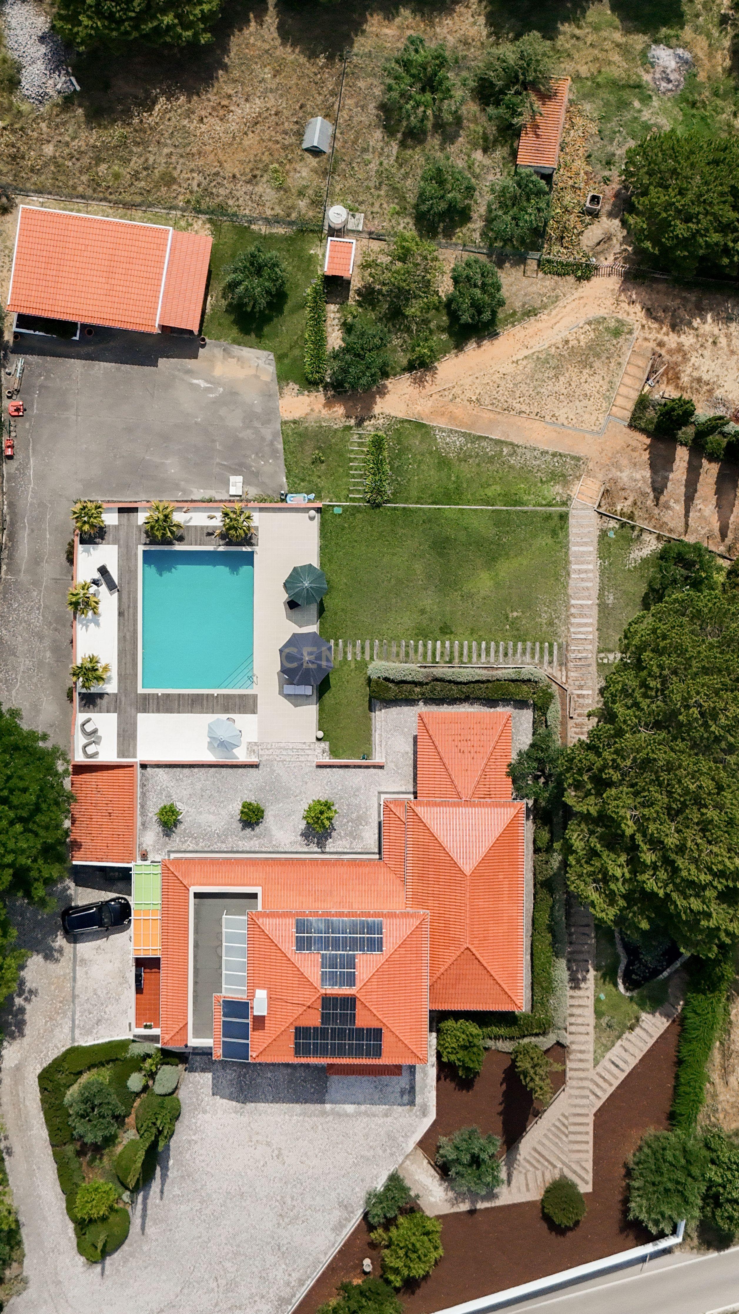 Fotografia 10 de Propriedade Única com Piscina, Lago e Produção de Azeite