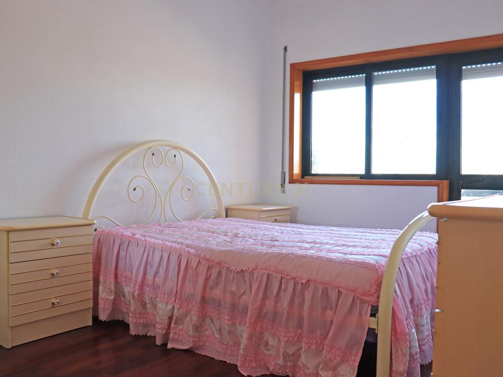 Apartamento T2 com Vista Mar em Lavra, Angeiras - Image 16